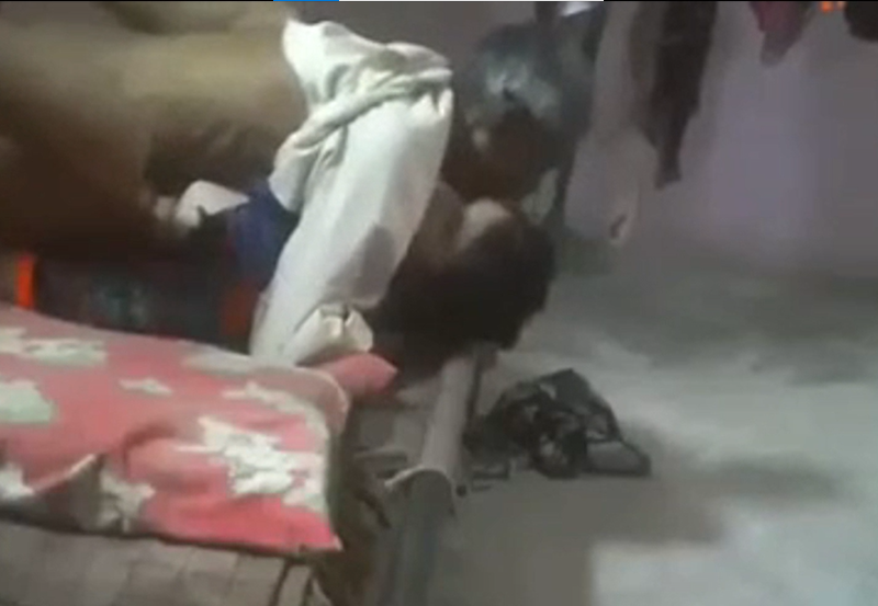 An old Indian father fucks his daughter